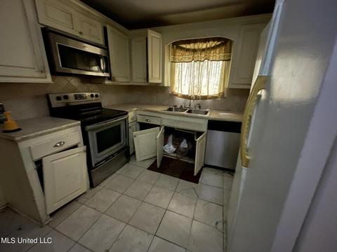 4137 Plaza St, Jackson, MS 39206 photo 5