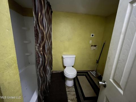 4137 Plaza St, Jackson, MS 39206 photo 3