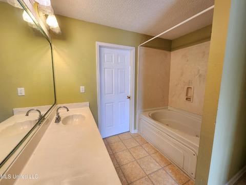 9937 Fox Run Dr, Olive Branch, MS 38654 photo 14
