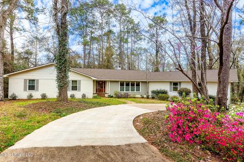 80 Birchwood Ln, Lucedale, MS 39452