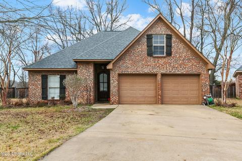 130 Wells Ct, Canton, MS 39046 photo 1