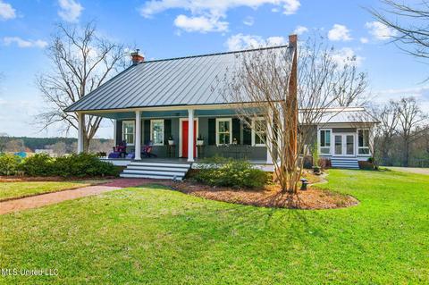 11663 Springridge Rd, Terry, MS 39170