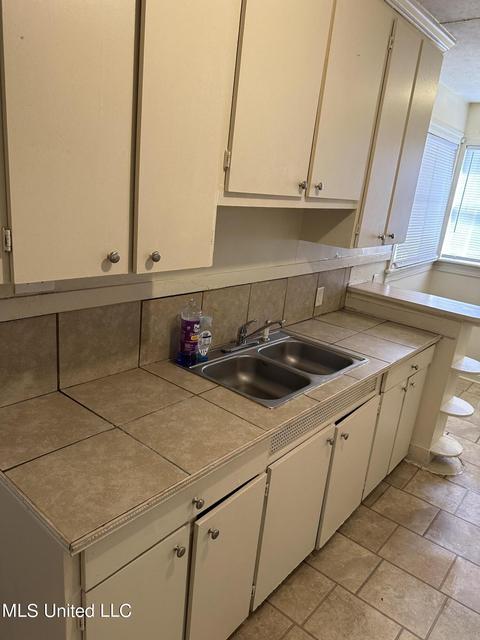 219 Pine Lawn Pl, Jackson, MS 39204 photo 6