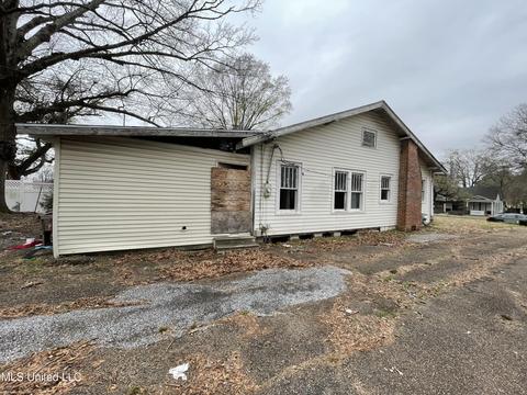 957 E Fortification St, Jackson, MS 39202 photo 2