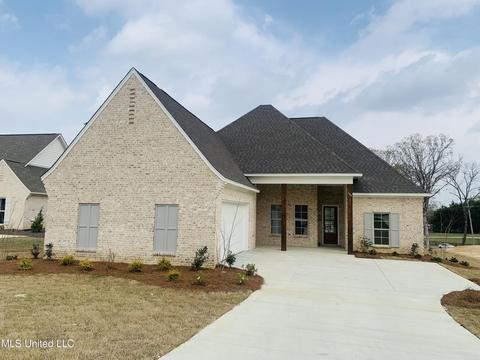 106 Autumn Dr, Madison, MS 39110