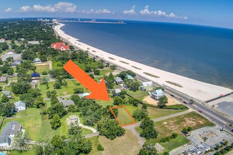 105 Douglas Ln, Long Beach, MS 39560