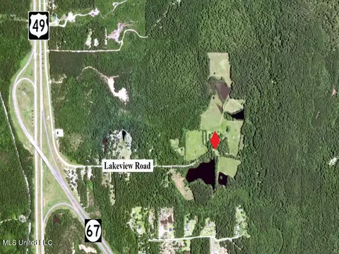 16508 Lakeview Rd, Saucier, MS 39574