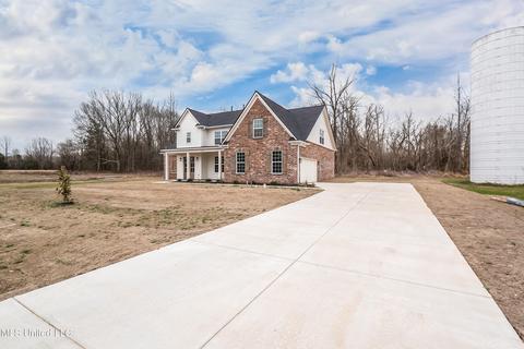 619 Centerline Roper Loop, Byhalia, MS 38611