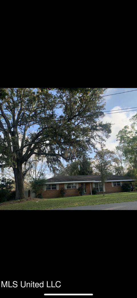 3900 Torres St, Moss Point, MS 39563 photo 1