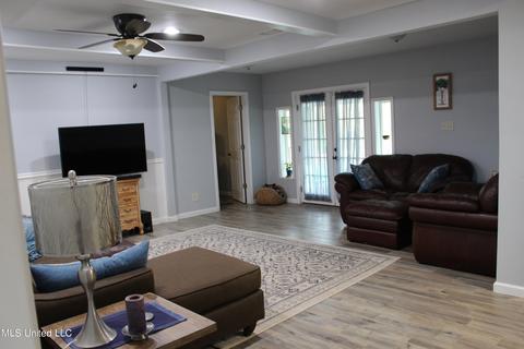 3900 Torres St, Moss Point, MS 39563 photo 8
