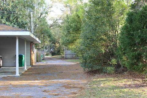3900 Torres St, Moss Point, MS 39563 photo 4