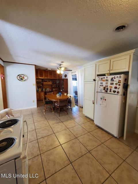 2801 Dantzler St, Moss Point, MS 39563 photo 7