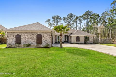 703 Barlow St, Waveland, MS 39576