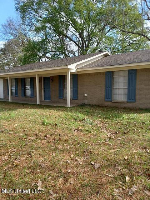 102 Red Oak Rd, Clinton, MS 39056 photo 1