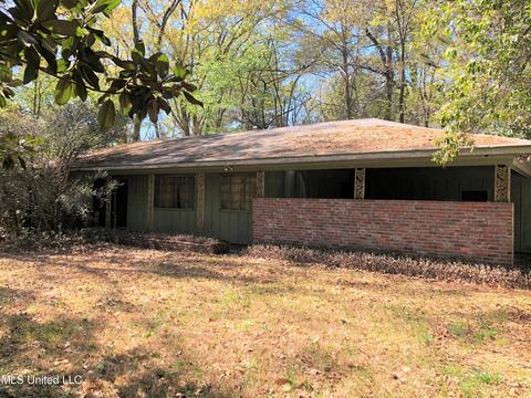 4223 Eastridge Dr, Jackson, MS 39211 photo 1