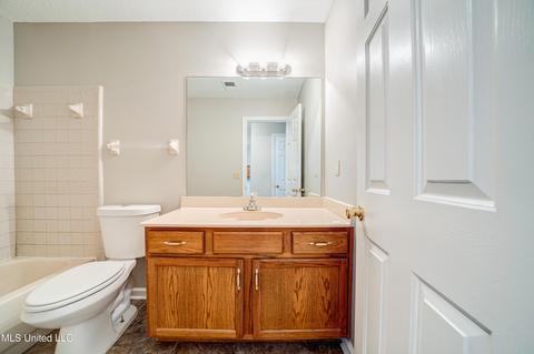 9603 S Geneva Loop, Olive Branch, MS 38654 photo 13