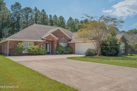 1701 Fairway Dr, Gautier, MS 39553