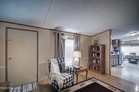 175 Sunny Ln, Florence, MS 39073 photo 2