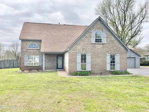 4085 Rollin Oaks Dr, Horn Lake, MS 38637