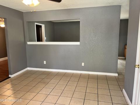 4113 Karen St, Moss Point, MS 39563 photo 4