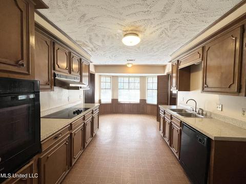 223 Brookridge Dr, Jackson, MS 39212 photo 9