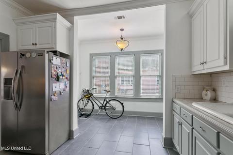 1027 Madison St, Jackson, MS 39202 photo 9