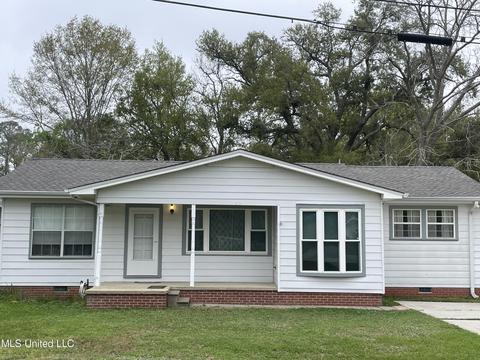 4007 Glover St, Gulfport, MS 39507