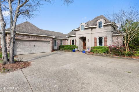 3324 Oakleigh Cir, Ocean Springs, MS 39564