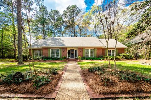 4204 N Honeysuckle Ln, Jackson, MS 39211 photo 1