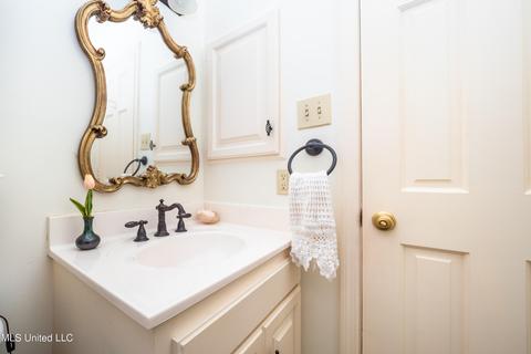 4204 N Honeysuckle Ln, Jackson, MS 39211 photo 13