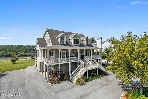 117 Fairway Dr, Pass Christian, MS 39571