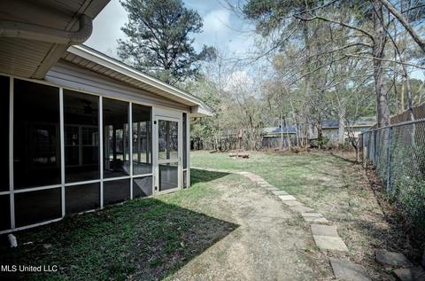 5216 Suffolk Cir, Jackson, MS 39211 photo 3
