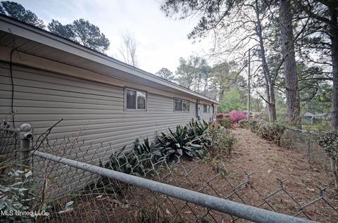 5216 Suffolk Cir, Jackson, MS 39211 photo 8