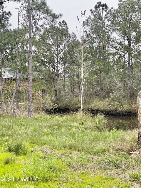 5148 Trout St, Waveland, MS 39576