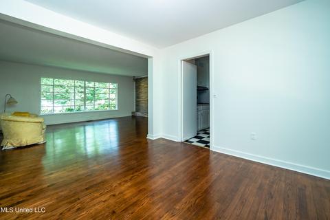 1051 Buckley Dr, Jackson, MS 39206 photo 8