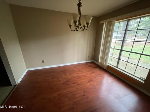 125 Marshall Dr, Jackson, MS 39212 photo 3