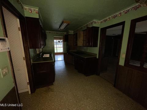 125 Marshall Dr, Jackson, MS 39212 photo 4
