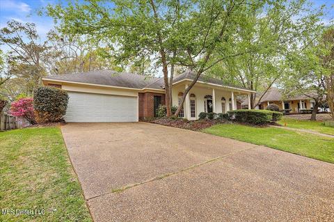 131 Foxchase Dr, Madison, MS 39110 photo 1