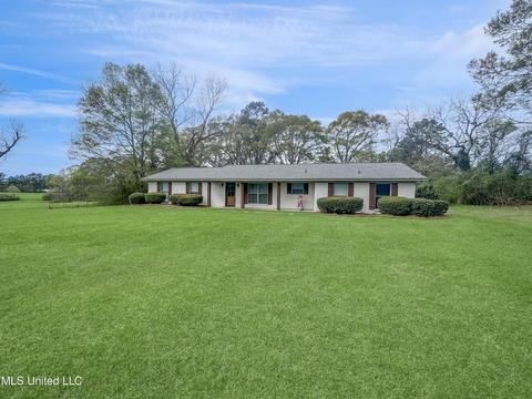 986 Airport Rd, Magee, MS 39111 photo 3