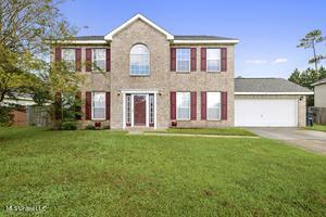 7 Pine Lake Ct, Ocean Springs, MS 39564