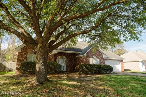 1803 Lake Trace Dr, Jackson, MS 39211 photo 1