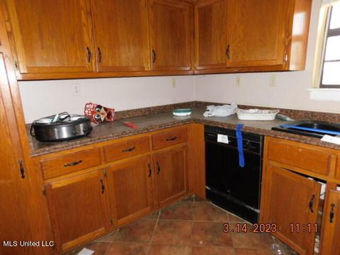 1186 S Thunderbird Dr, Hernando, MS 38632 photo 6