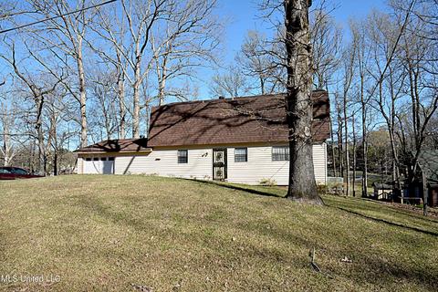 527 N Thunderbird Dr, Hernando, MS 38632 photo 1