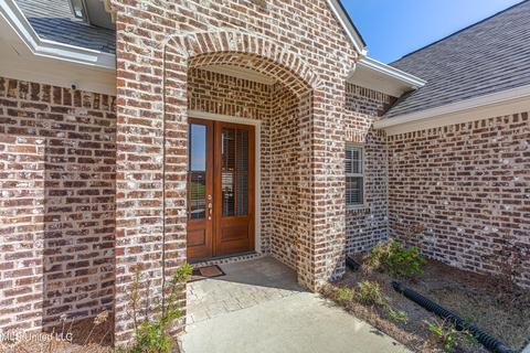 553 E Park St, Canton, MS 39046 photo 3