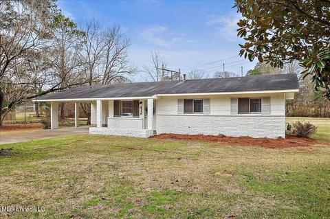 412 Wayne St, Clinton, MS 39056 photo 1