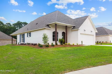 500 Black Cherry Cv, Canton, MS 39046