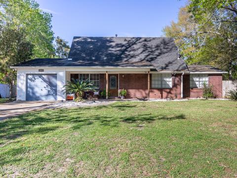 5118 Center Dr, Moss Point, MS 39563 photo 2