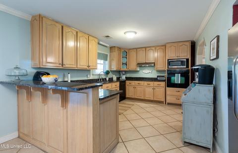5118 Center Dr, Moss Point, MS 39563 photo 7