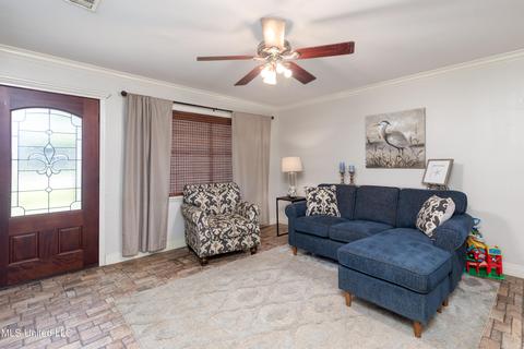 5118 Center Dr, Moss Point, MS 39563 photo 4