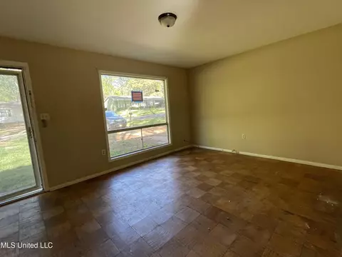 2844 Charleston Dr, Jackson, MS 39212 photo 3